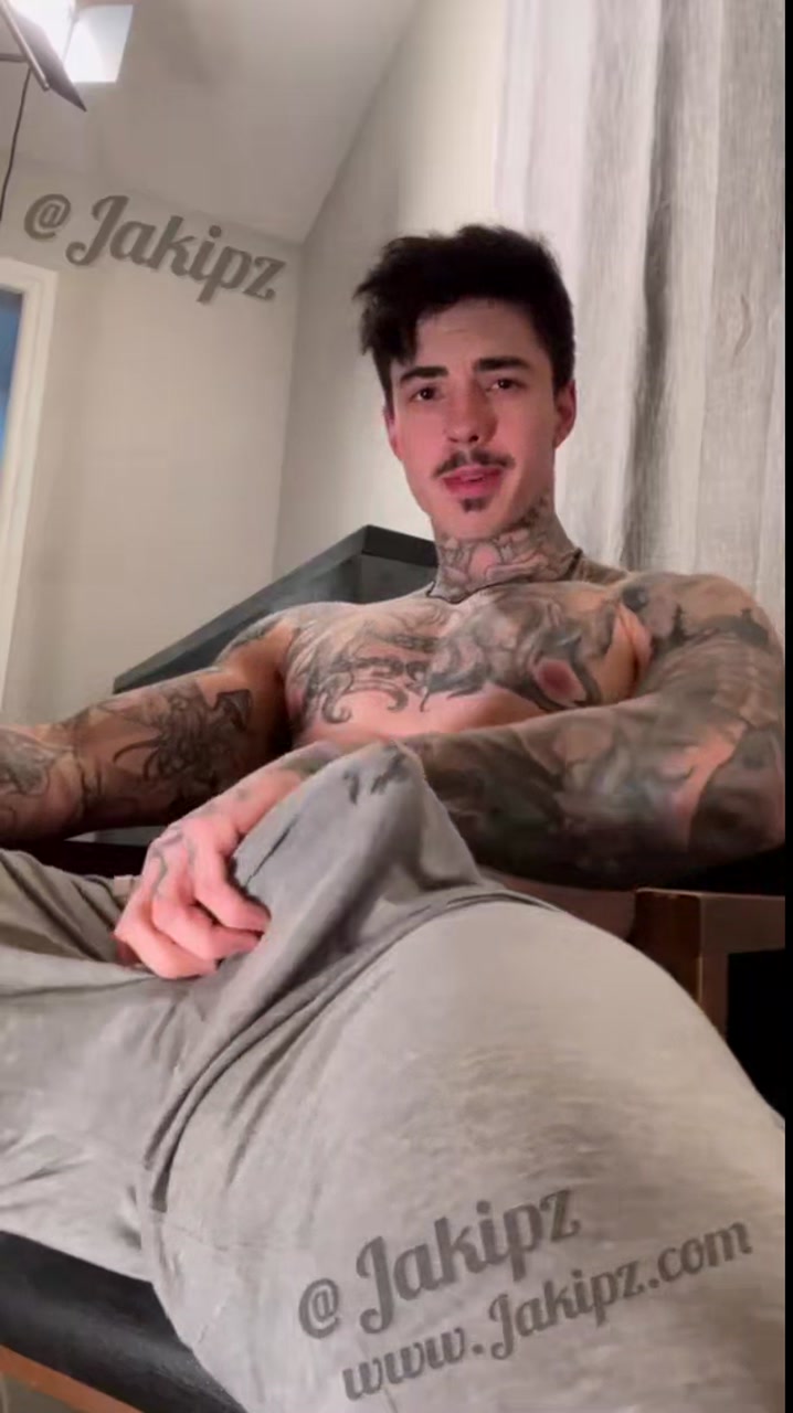 Stroking my big cock in sweatpants - Jake Andrich (Jakipz)