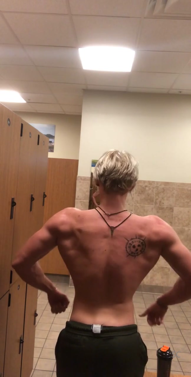Flexing after a workout - Chase Stobbe (cmschse)