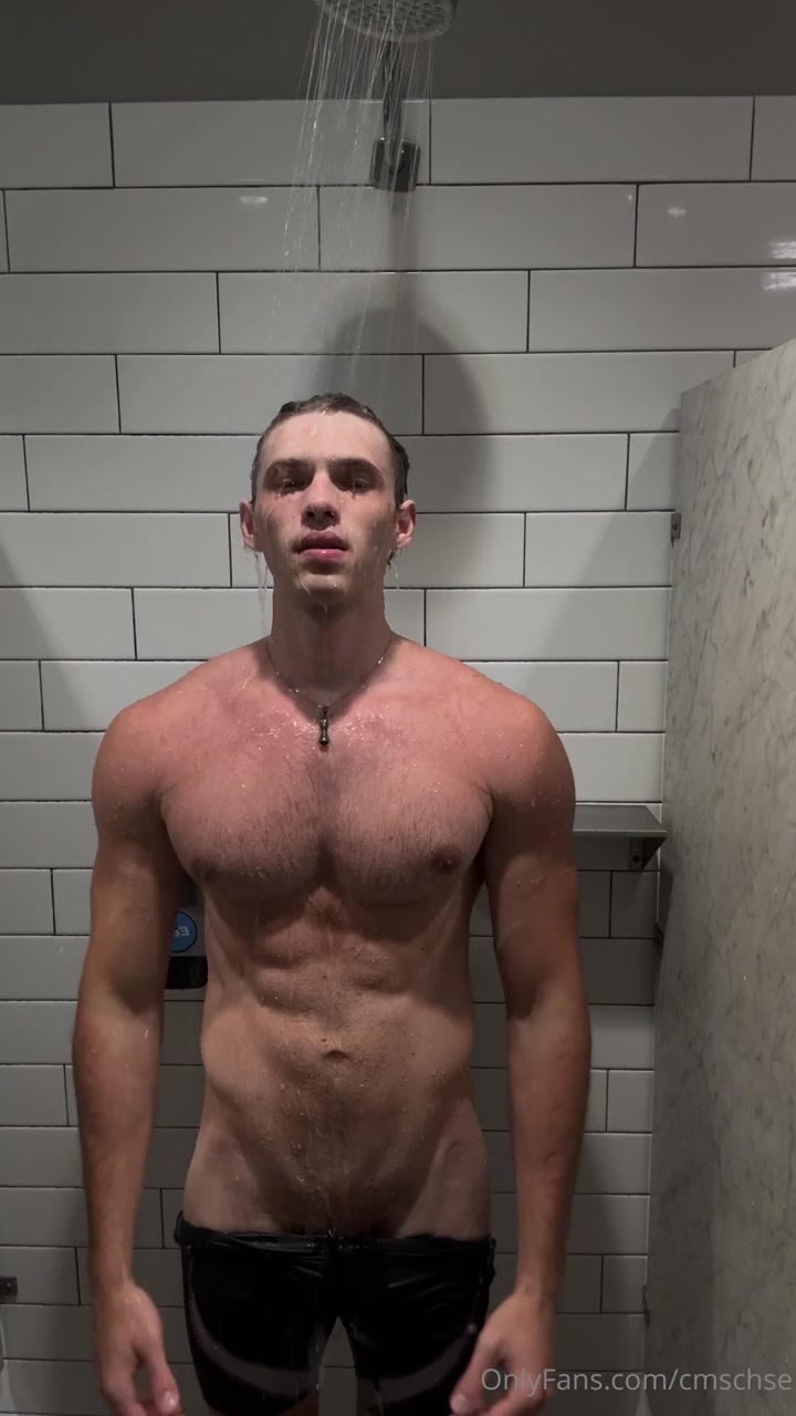 Showing off my muscular body in the gym shower - Chase Stobbe (cmschse)